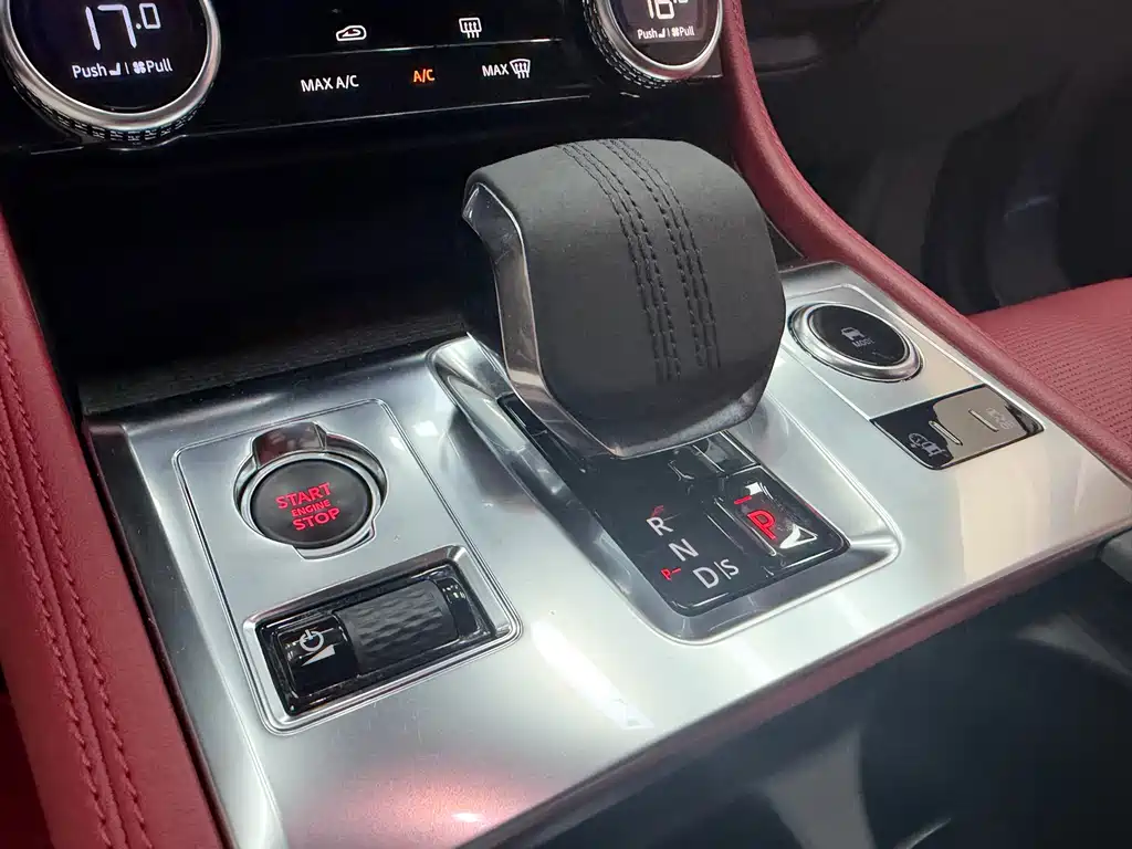 Jaguar F-PACE — миниатюра 14