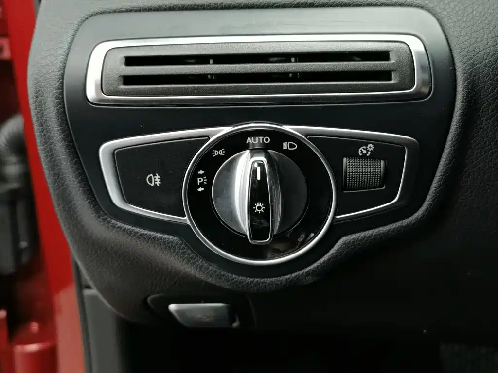 Mercedes-Benz C-Class — миниатюра 21