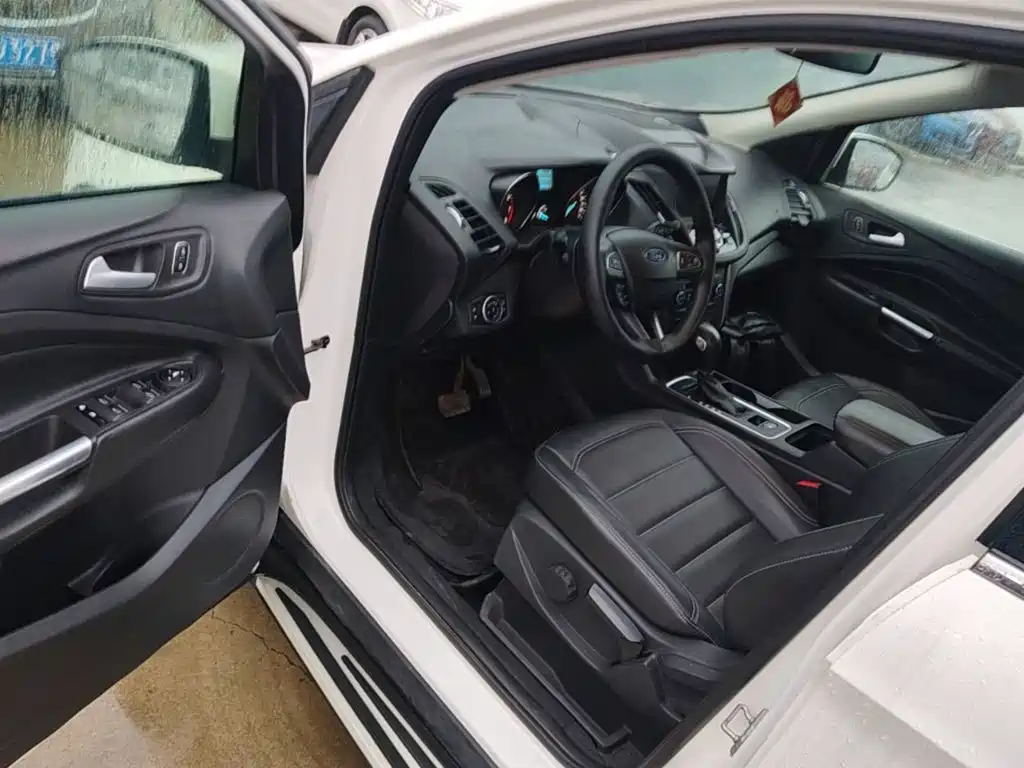Ford Kuga — миниатюра 16