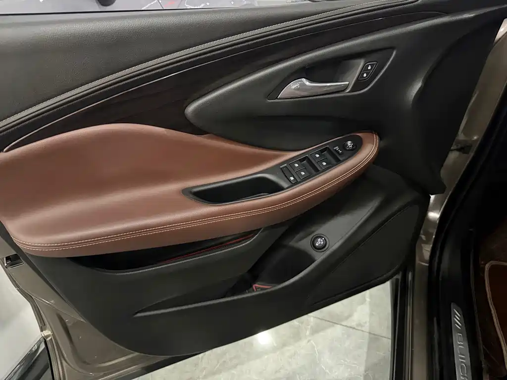 Buick Envision Plus — миниатюра 11