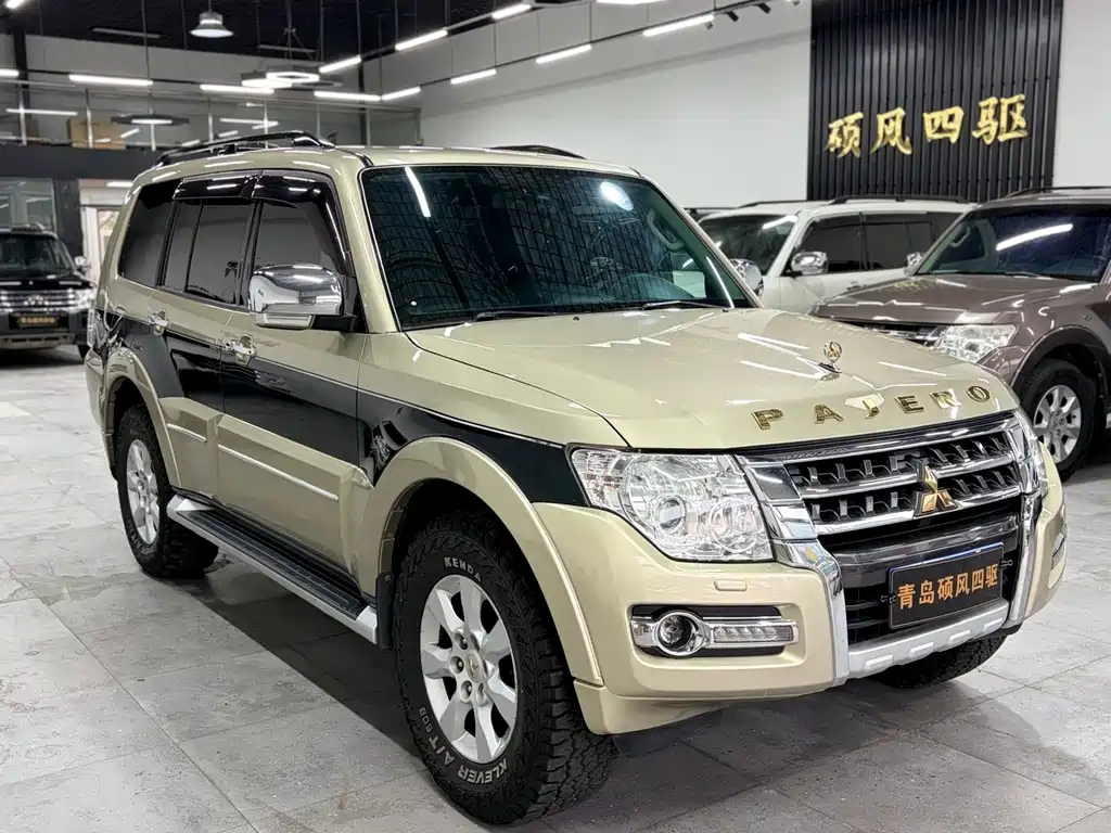 Mitsubishi Pajero (Import) — миниатюра 6