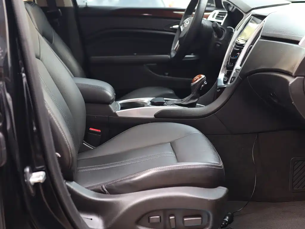 Cadillac SRX — миниатюра 24