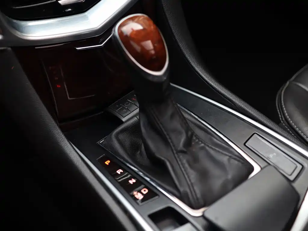 Cadillac SRX — миниатюра 11