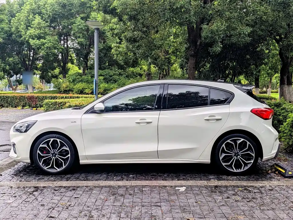 Ford Focus — миниатюра 9