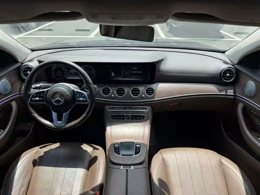 Mercedes-Benz E-Class — миниатюра 4