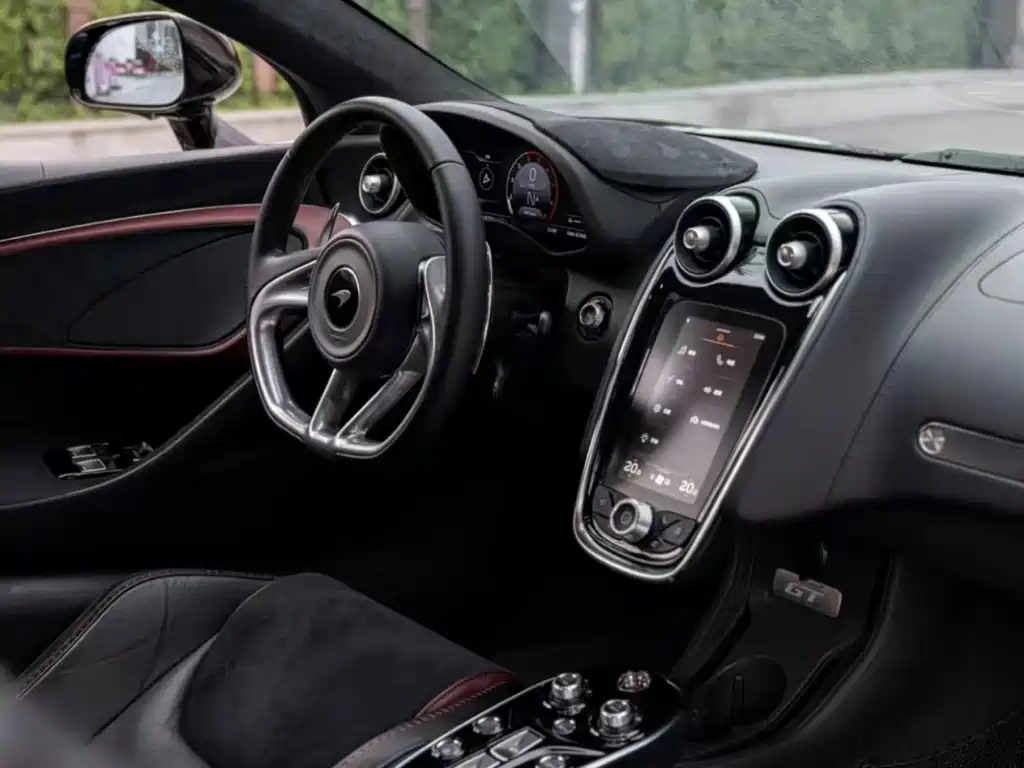 McLaren GT — миниатюра 5
