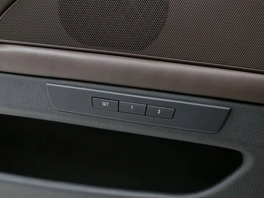 BMW 5 Series — миниатюра 15