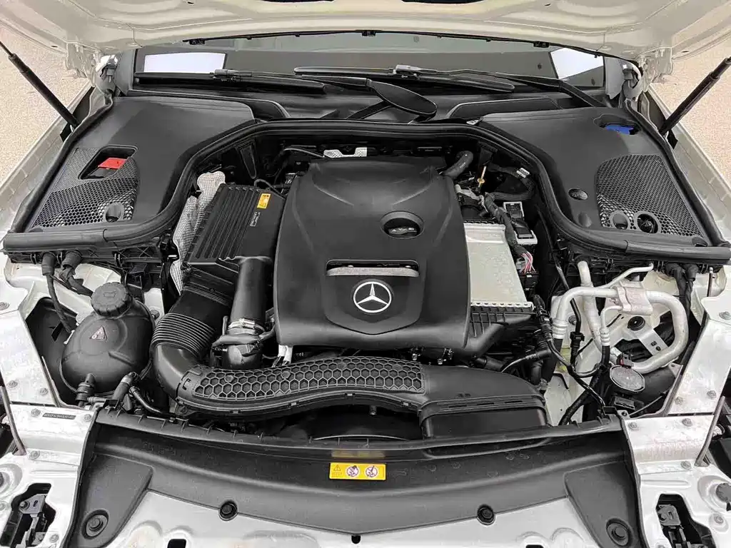 Mercedes-Benz E-Class (Import) — миниатюра 27