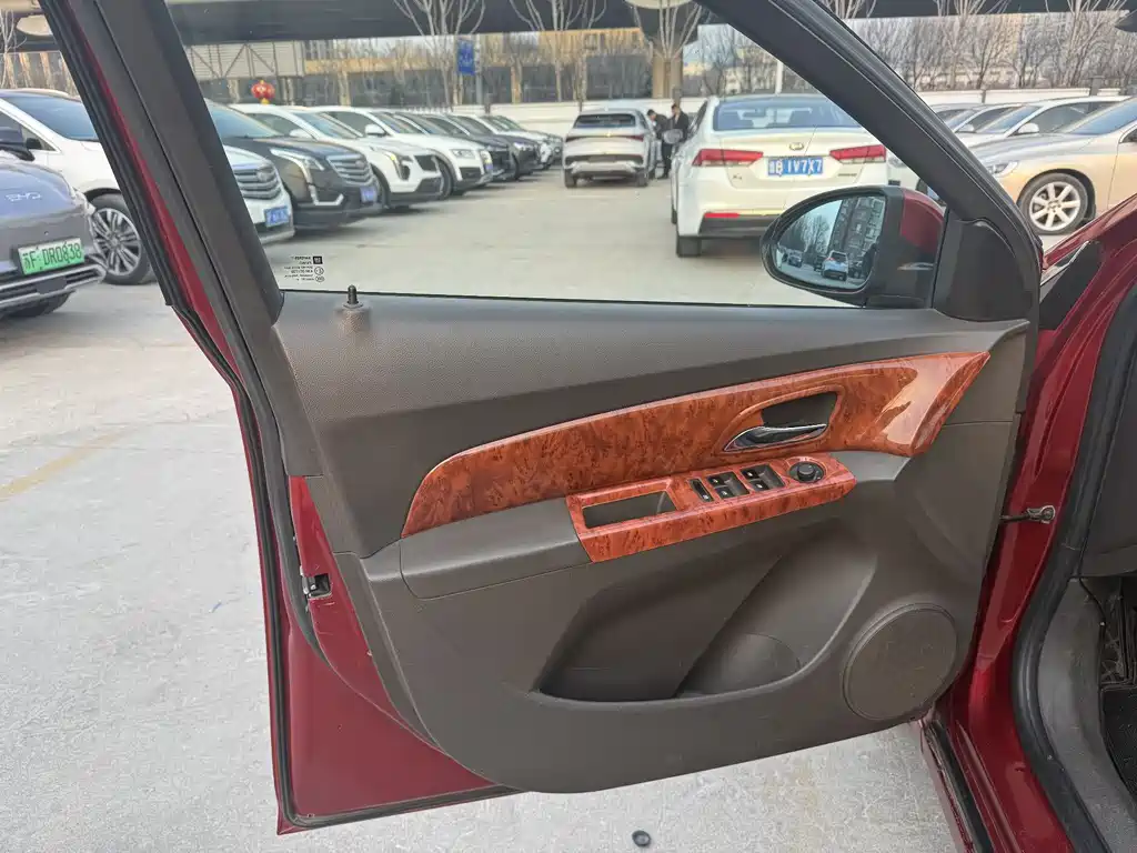 Chevrolet Cruze 2015 1.5L SL MT