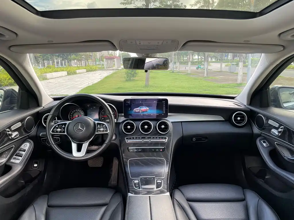 Mercedes-Benz C-Class — миниатюра 6