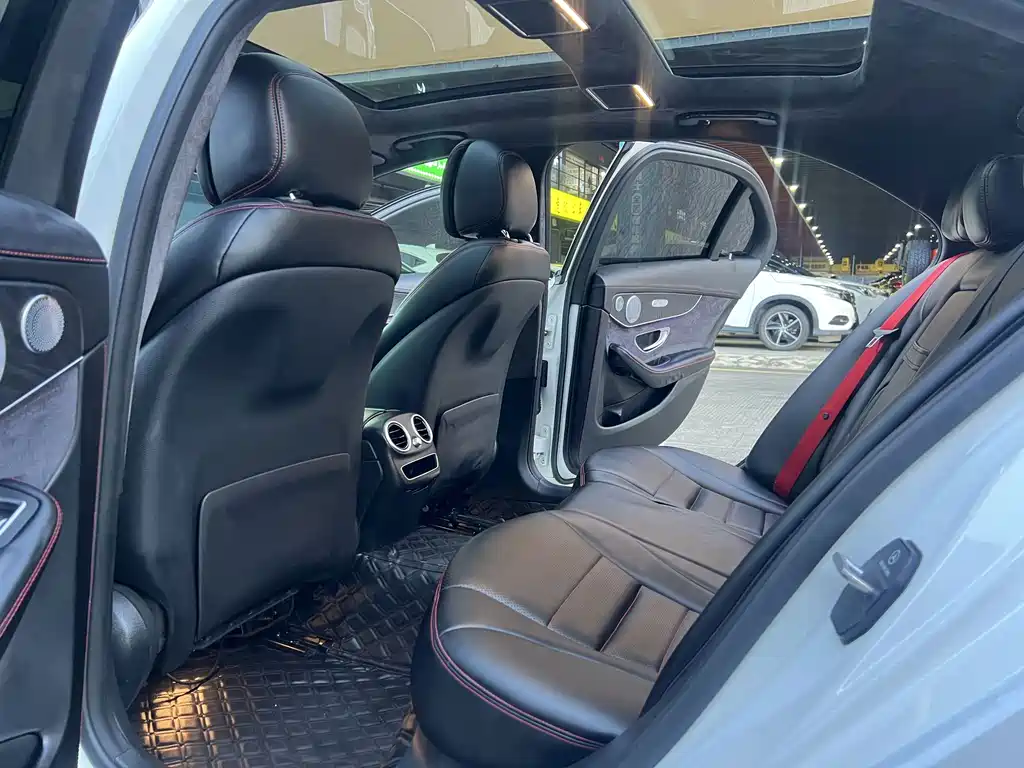 Mercedes-Benz C-Class — миниатюра 14