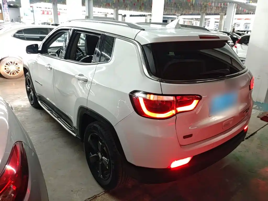 Jeep Compass — миниатюра 5