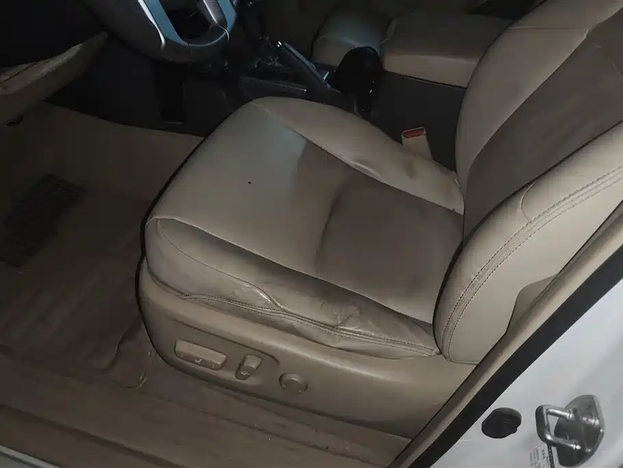 Toyota Land Cruiser Prado 2015 2.7L AT Standard