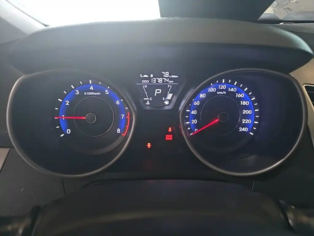 Hyundai Elantra Langdong — миниатюра 12