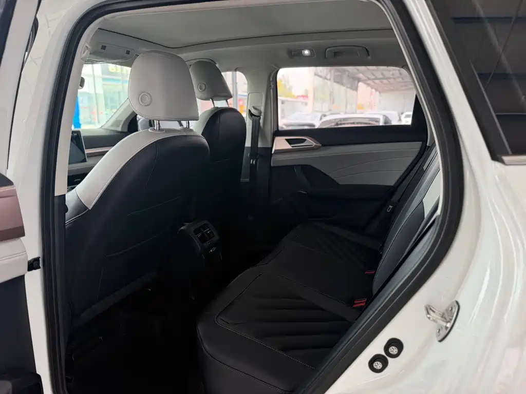 Volkswagen Tharu — миниатюра 6