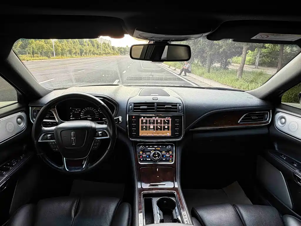 Lincoln Continental — миниатюра 9