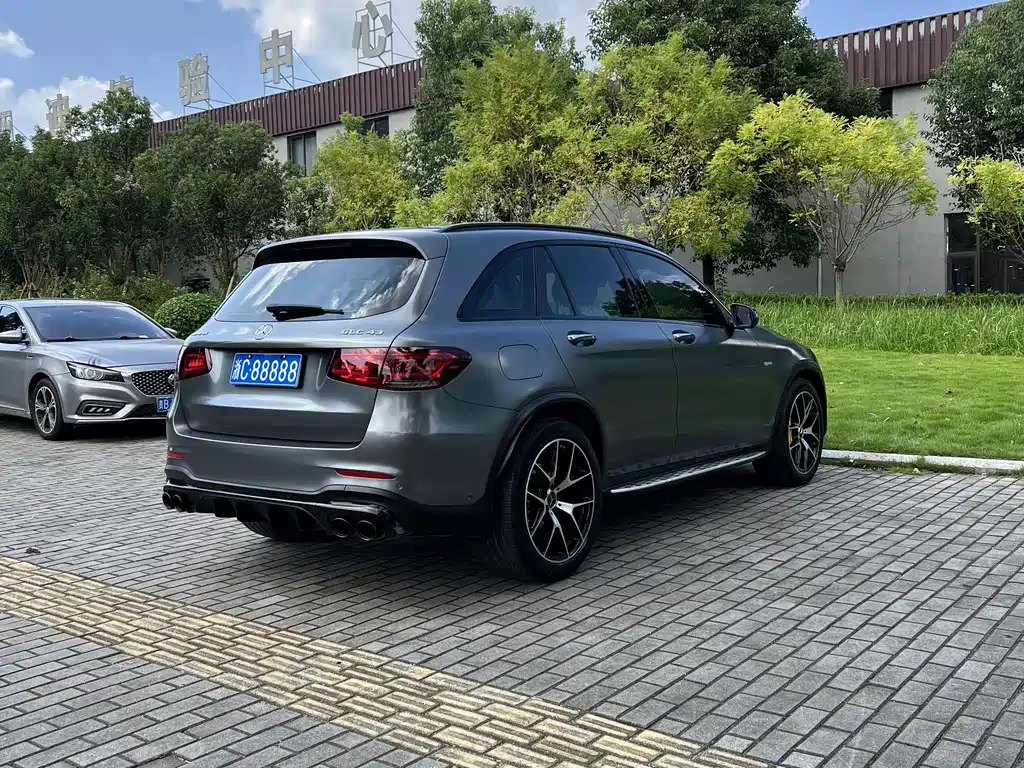 Mercedes-Benz GLC AMG — миниатюра 9
