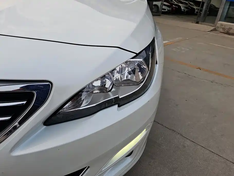 Peugeot 408 — миниатюра 5