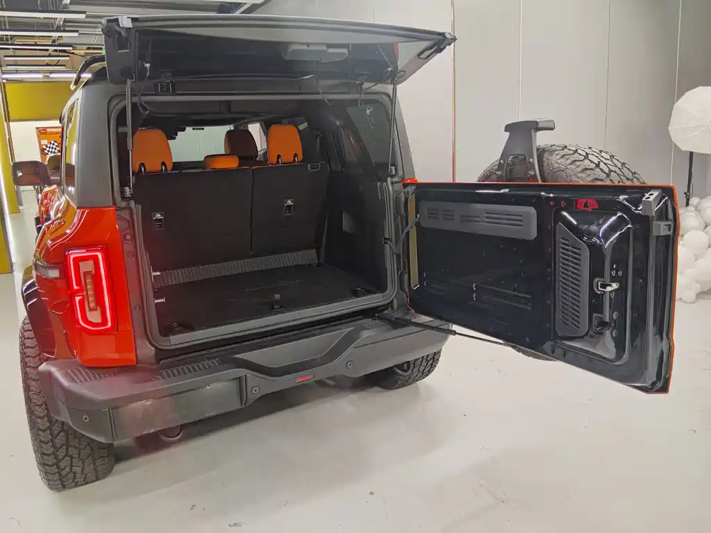 Ford Bronco — миниатюра 11
