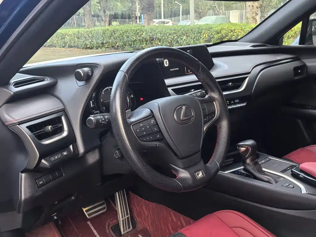 Lexus UX — миниатюра 14