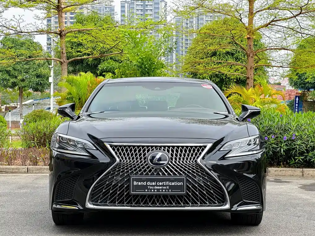 LEXUS LS