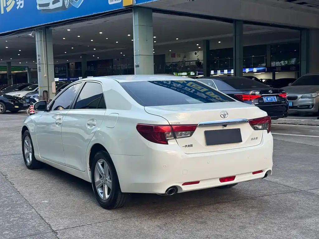 Toyota Reiz — миниатюра 10