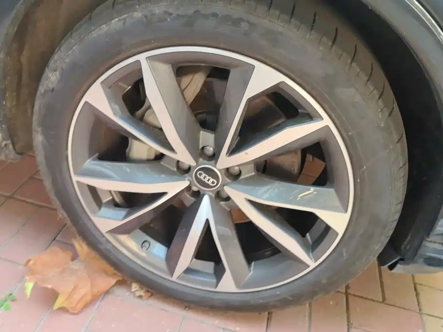 Audi Q7 — миниатюра 6