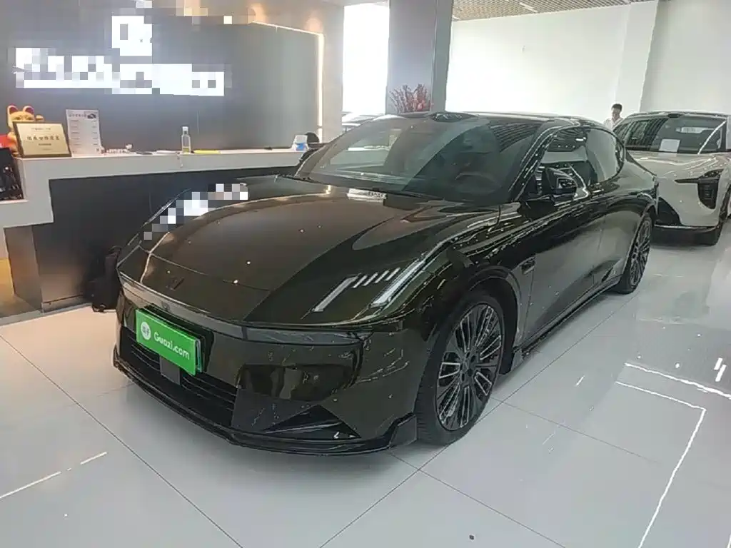Lynk & Co 10