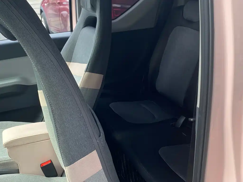 Wuling MINIEV — миниатюра 7