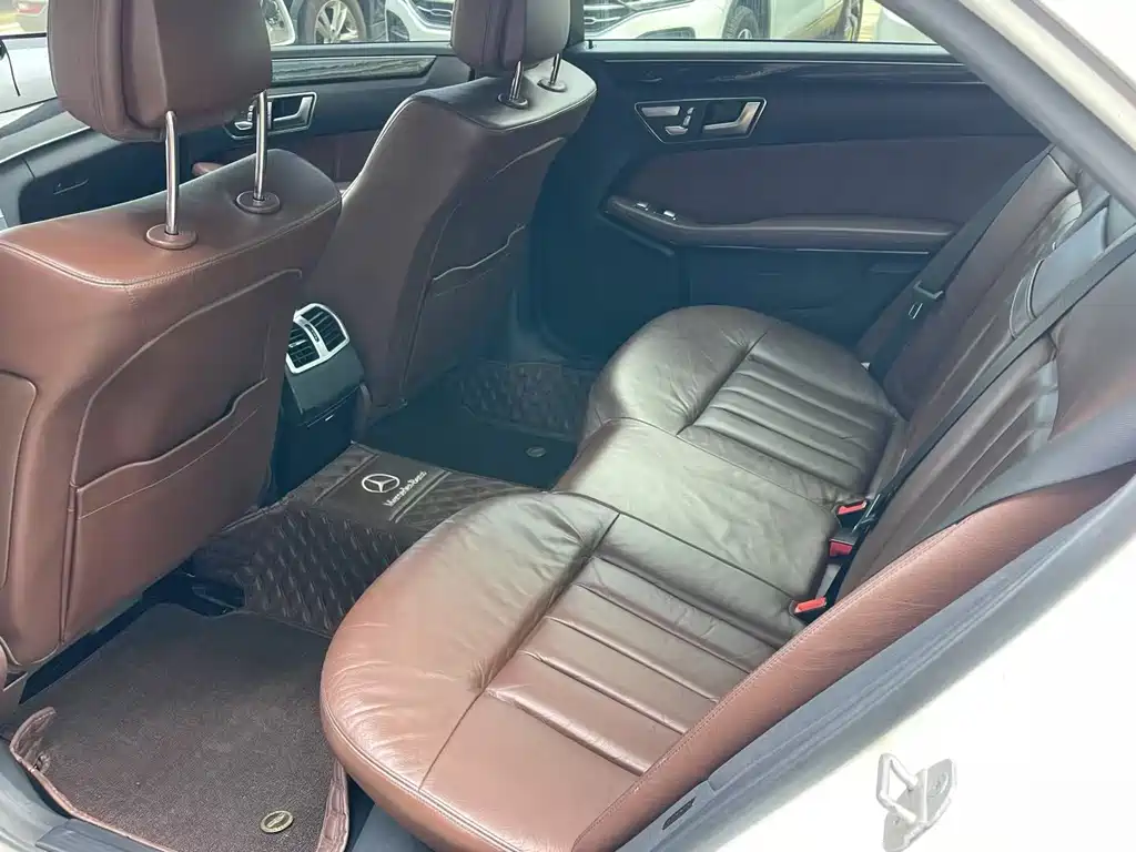 Mercedes-Benz E-Class — миниатюра 4