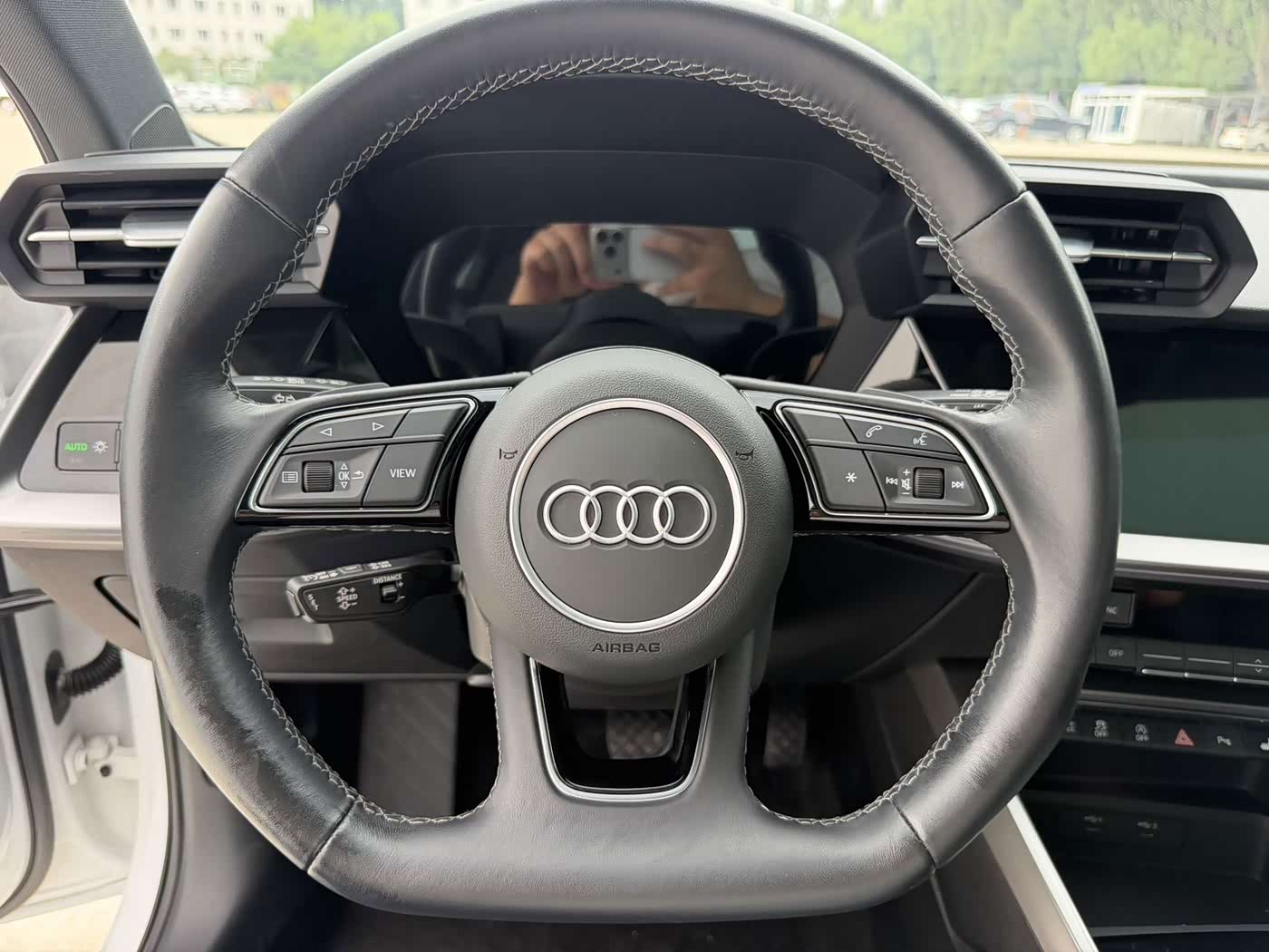 Audi A3 1.4 л 2024 г. Белый, пробег 32000 км
