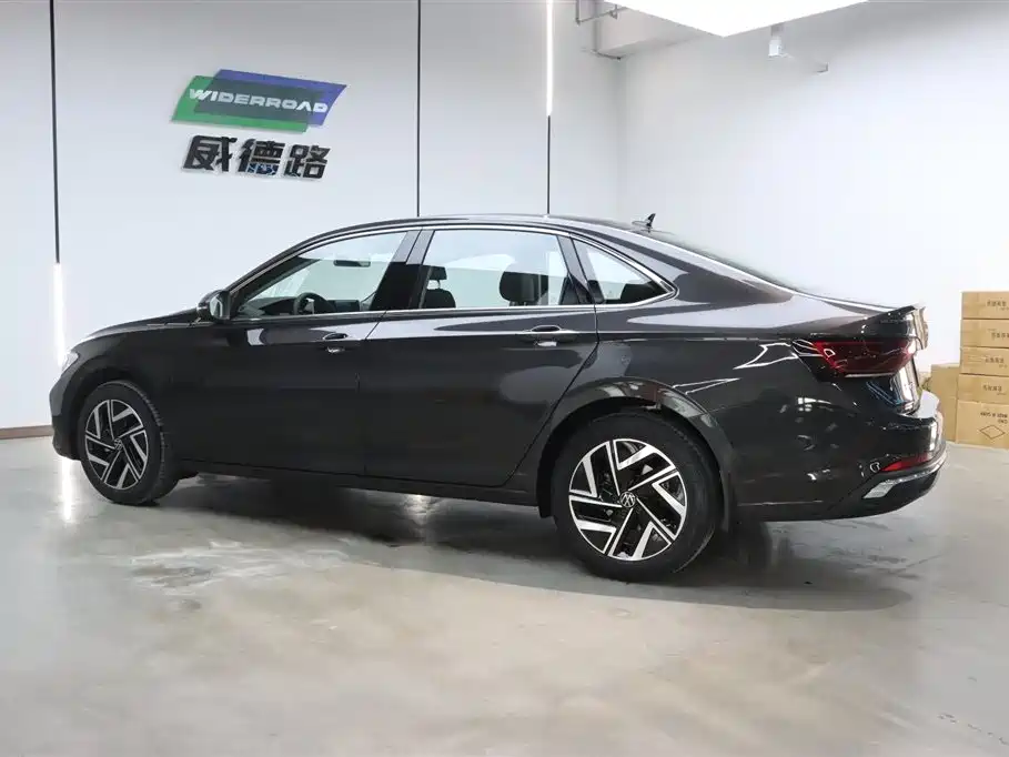 Volkswagen Sagitar 2026 3000 300TSI DSG