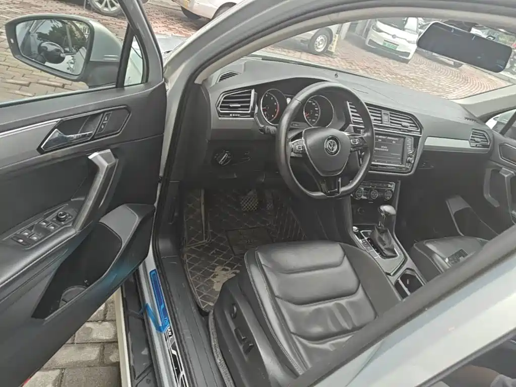Volkswagen Tiguan L — миниатюра 16