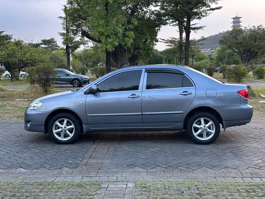 Toyota Corolla — миниатюра 15