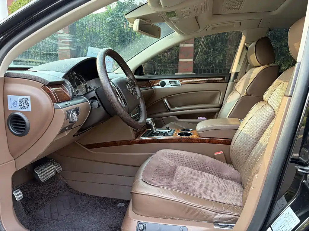 Volkswagen Phaeton — миниатюра 8