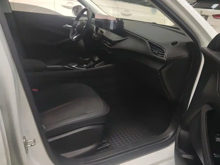 Buick Verano — миниатюра 8
