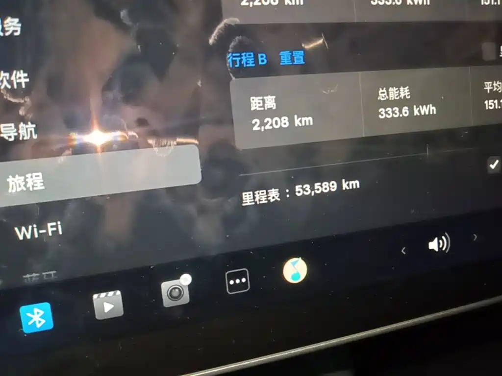 Tesla Model 3 — миниатюра 12
