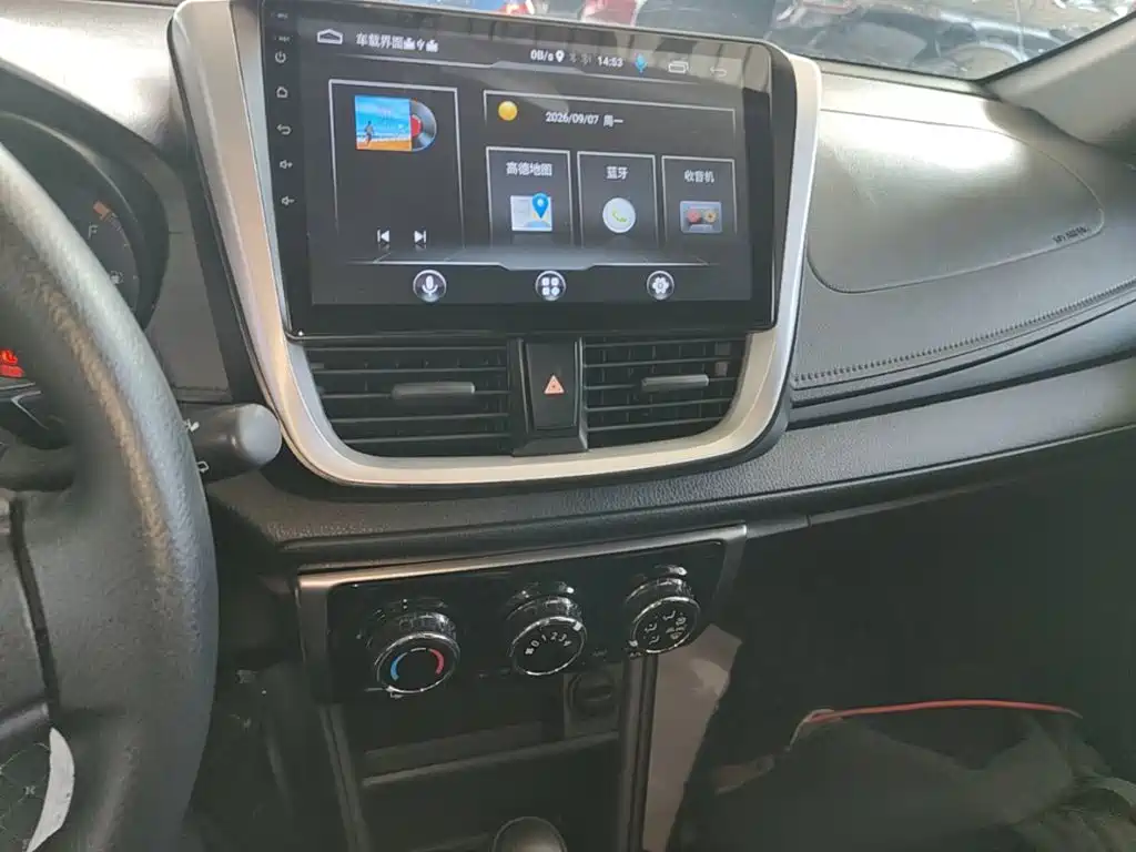 Toyota Yaris L — миниатюра 13