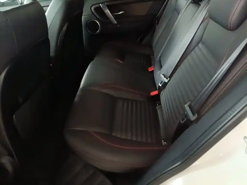 Land Rover Discovery Sport — миниатюра 17