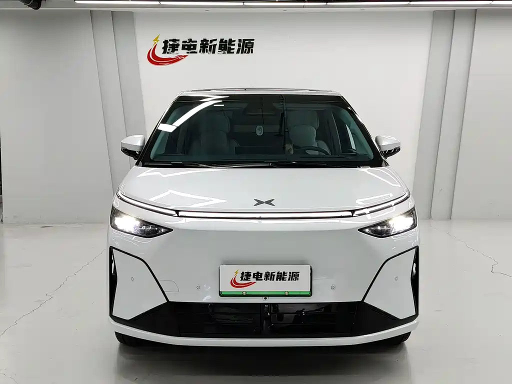 XPeng X9 — миниатюра 2