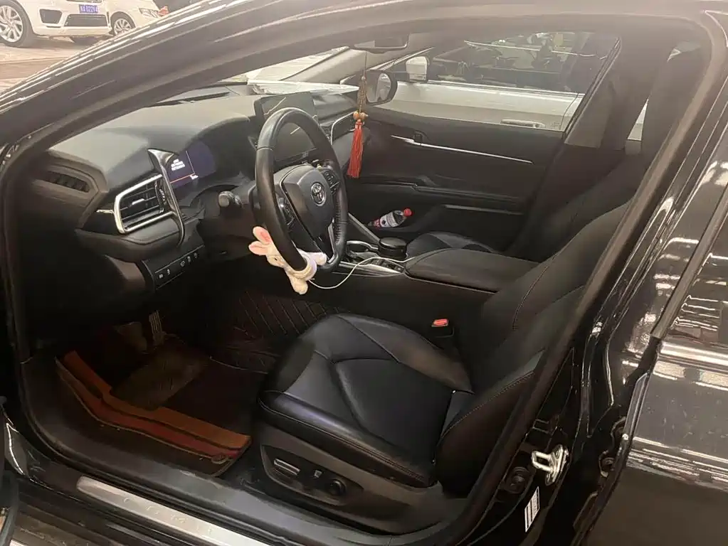 Toyota Camry — миниатюра 4