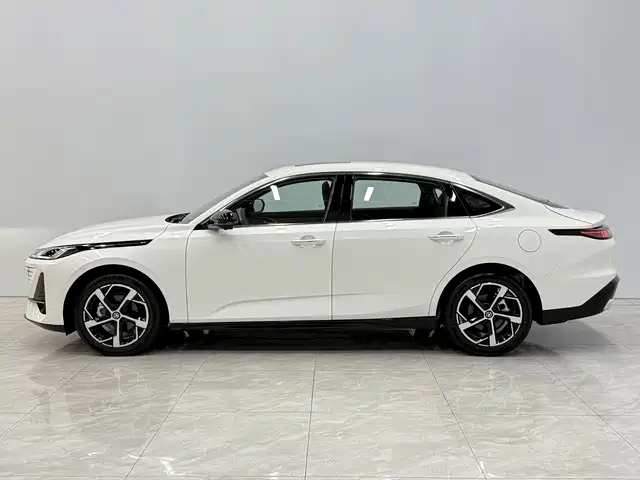 Changan Eado — миниатюра 2