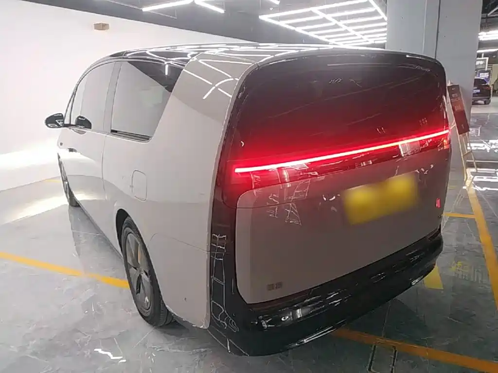 Li Auto Li MEGA — миниатюра 5