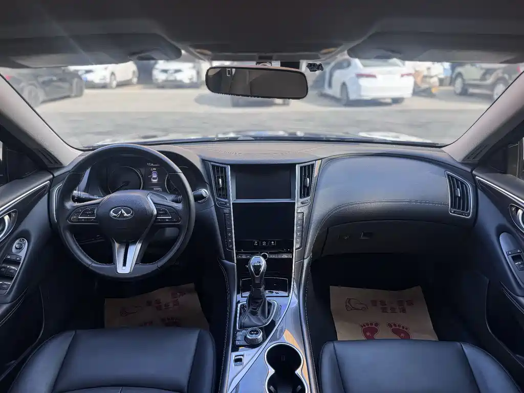 INFINITI Q50L