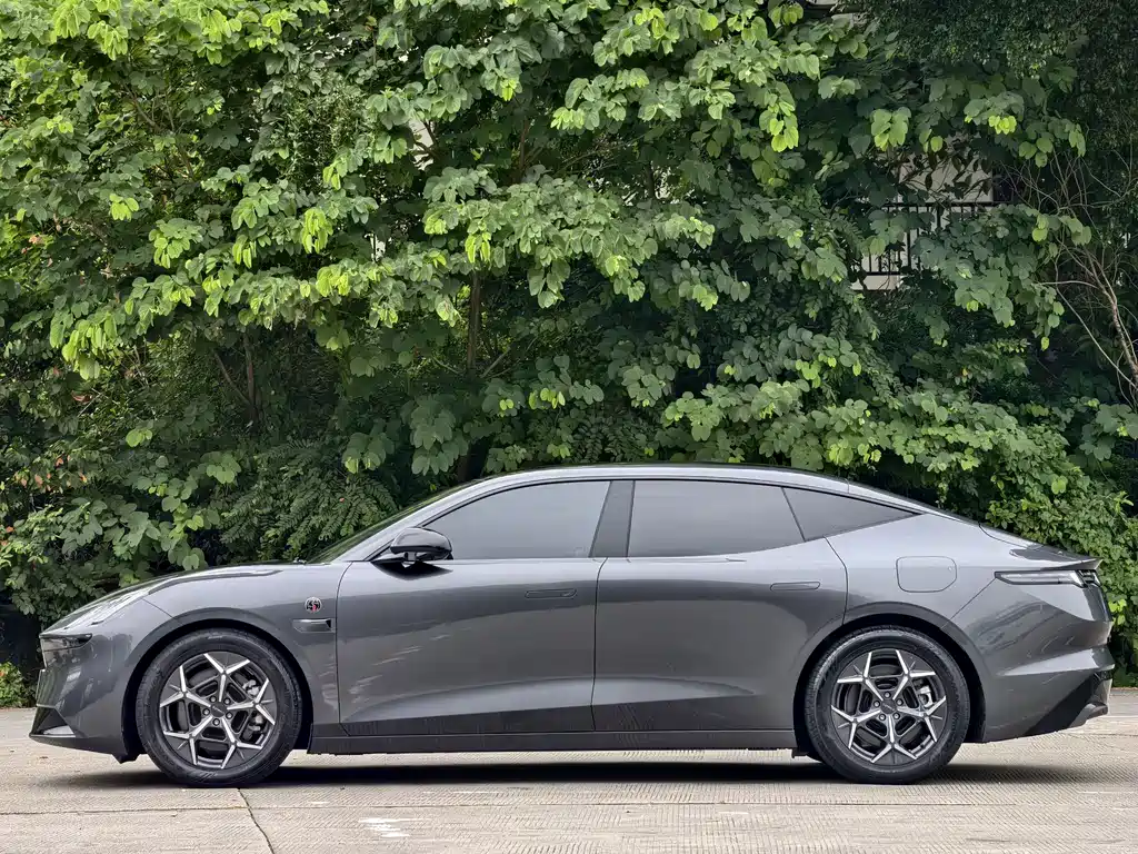 Lynk & Co Z10 — миниатюра 3