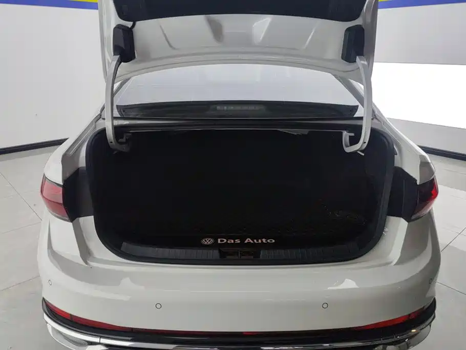 Volkswagen Sagitar — миниатюра 4