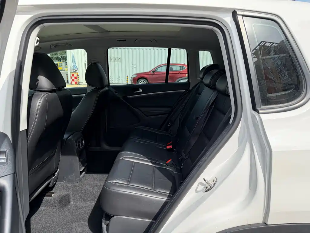 Volkswagen Tiguan — миниатюра 5