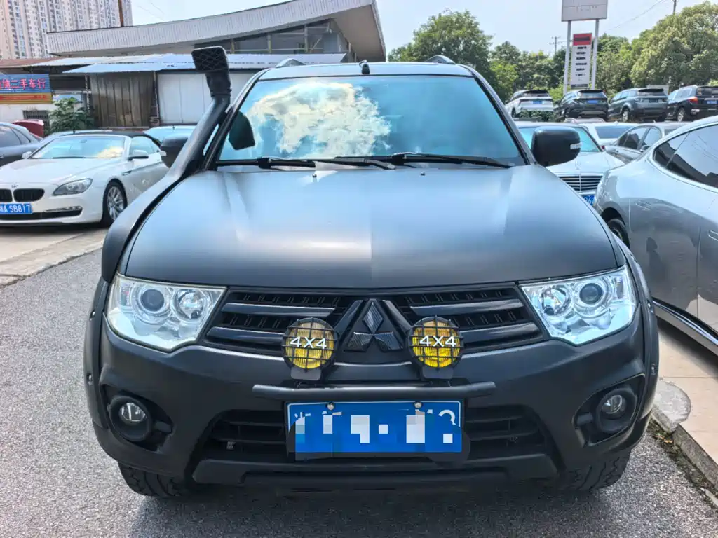Mitsubishi Pajero Sport — миниатюра 2