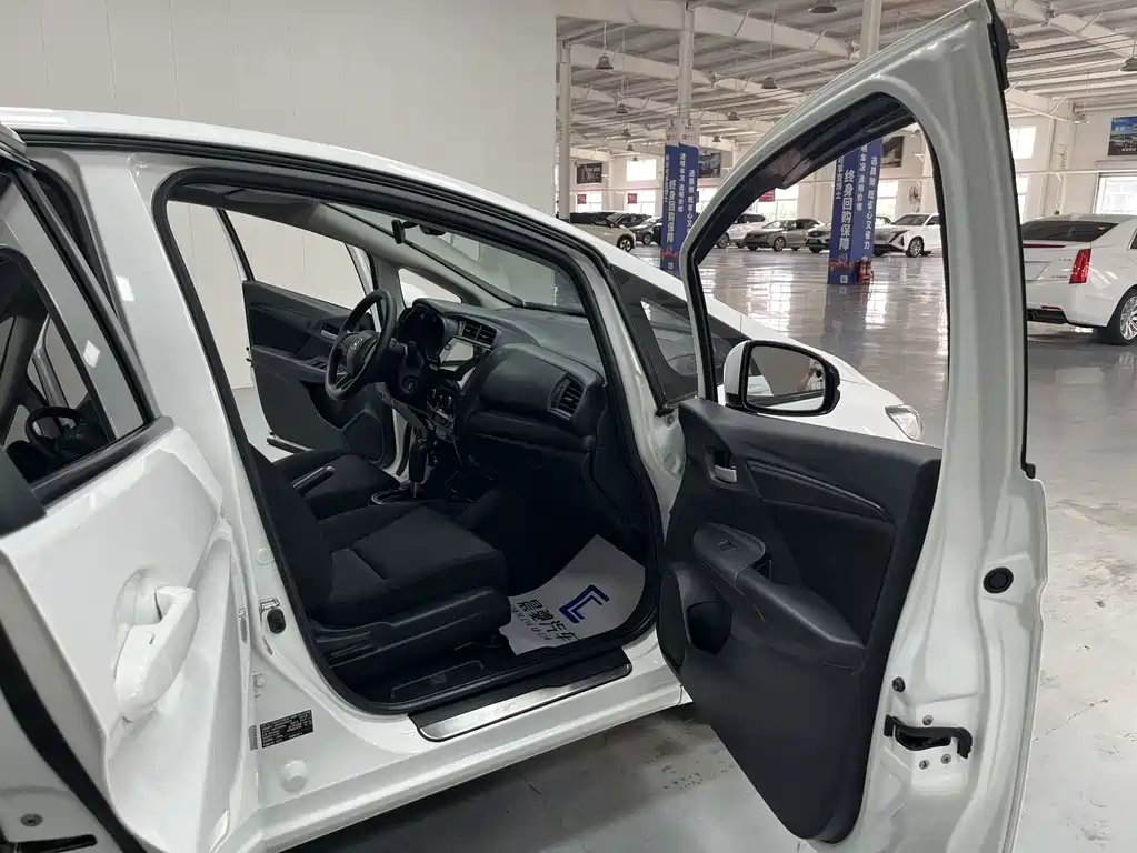 Honda Fit — миниатюра 14