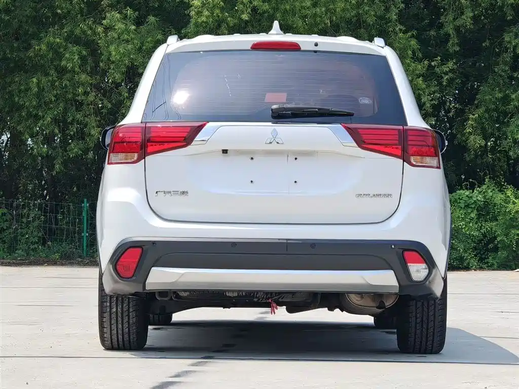 Mitsubishi Outlander 2018 2.0L 7 мест